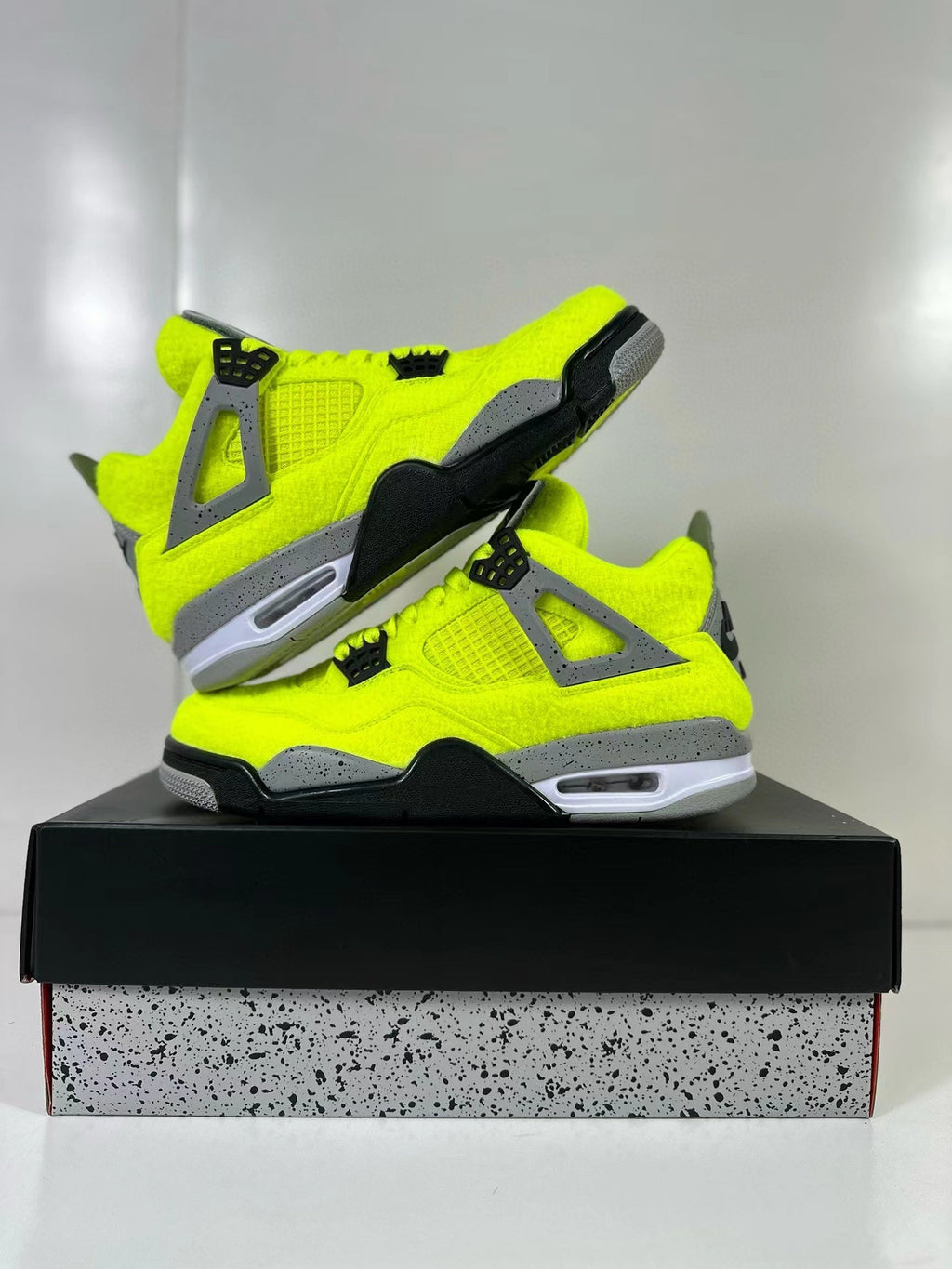 Air Jordan 4 Retro SP Yellow Grey Black Sneakers DV6773-700 - product image from the listing.