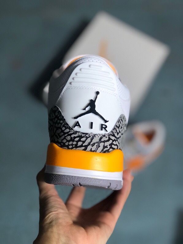 Sneakers White Orange Adult Style - Jordan 3 - product image from the listing.
