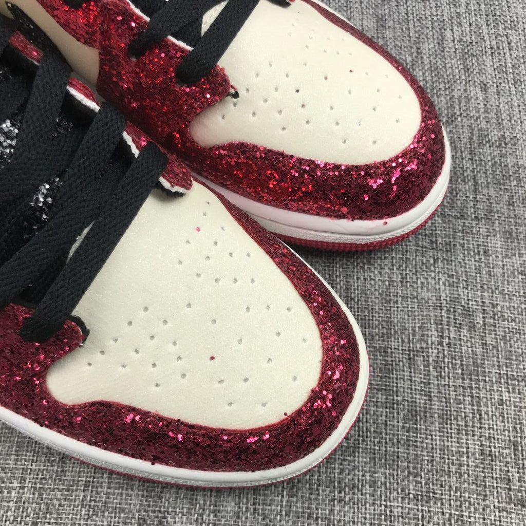 Air Jordan 1 Mid Chicago Starfish Sneakers, in Red and Black - product image from the listing.
