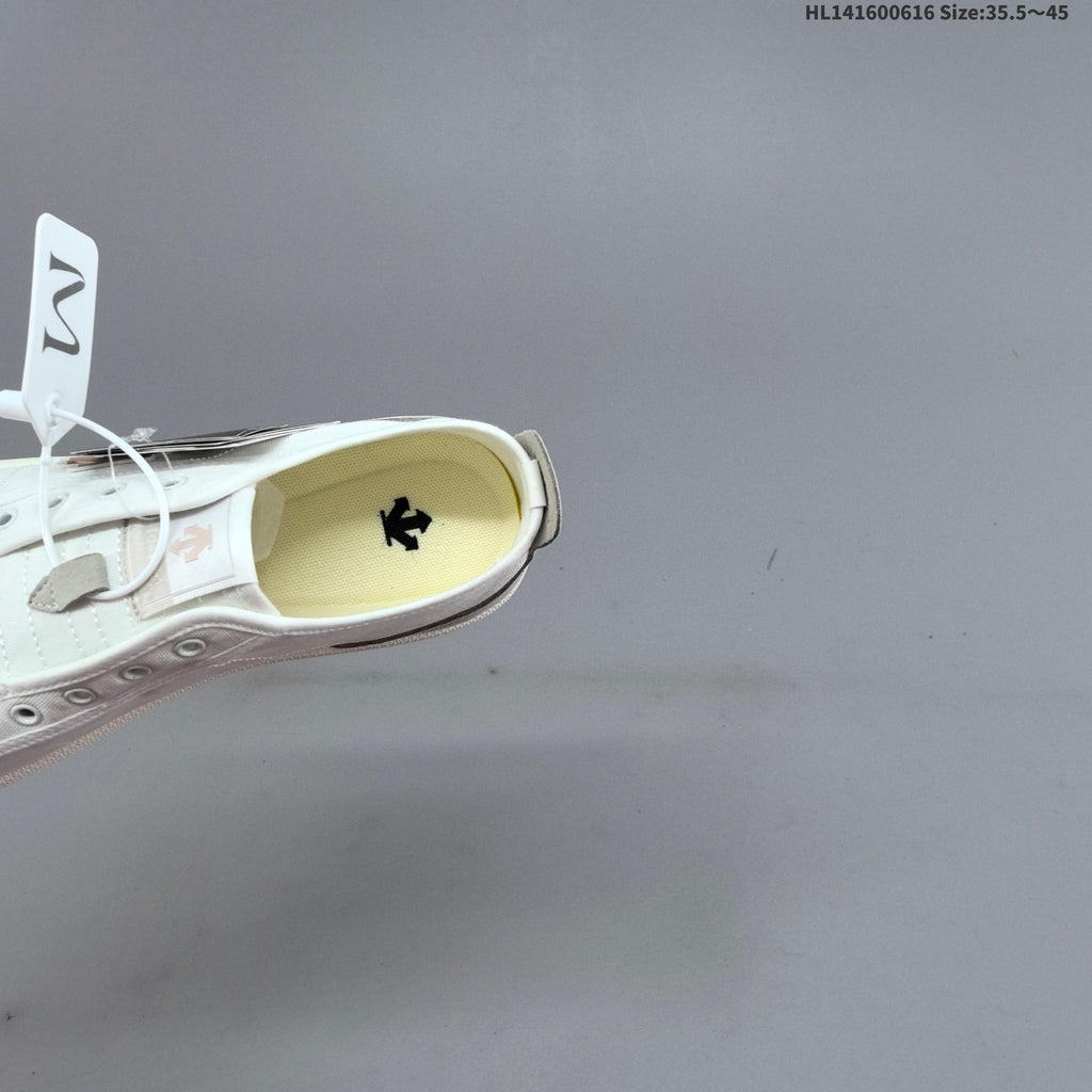 DESCENTE CHRON PACER CVS Low-Top Sneakers in White Grey D5331LSN20 - product image from the listing.
