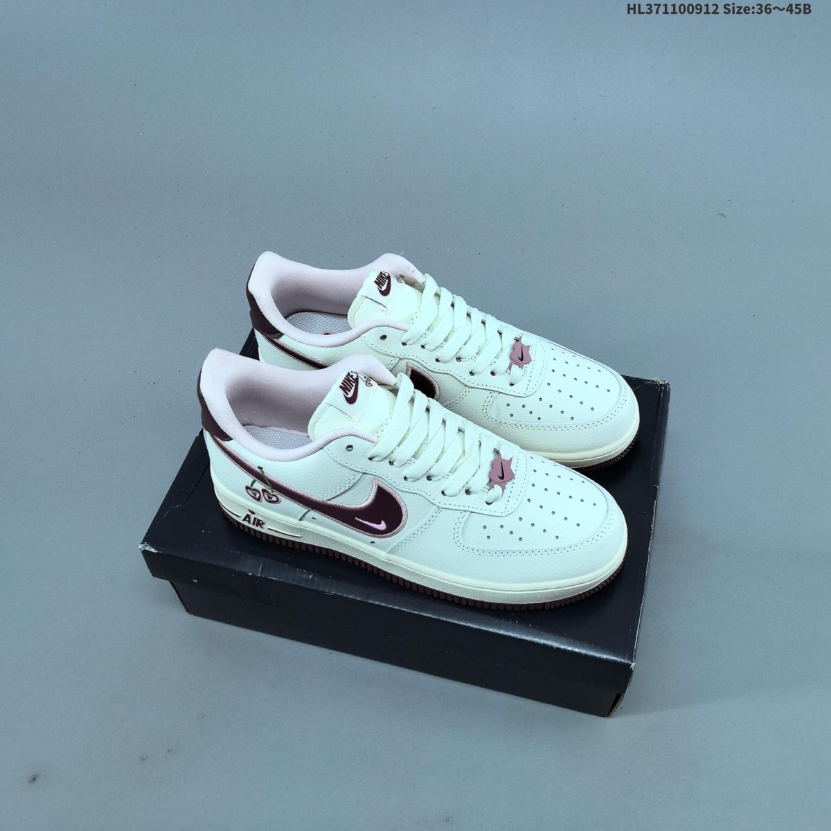 Nike Air Force 1 '07 Low-Cut Sneakers - product image from the listing.