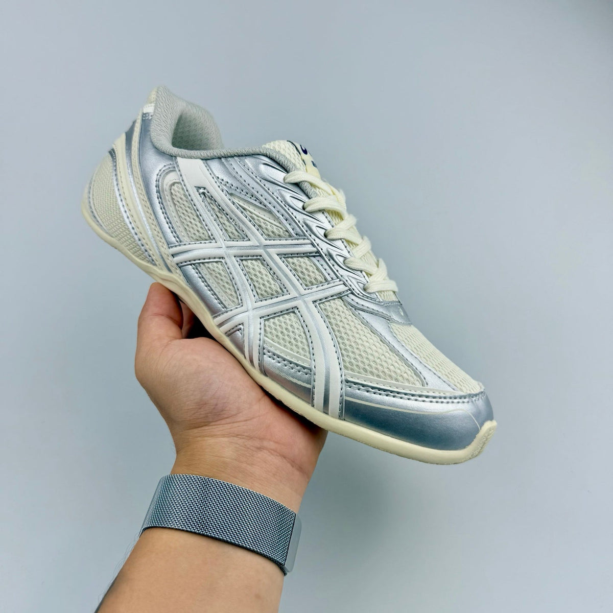 ASICS GEL-PTG Z 4 Sneakers in Silver 1203B126-100 - product image from the listing.