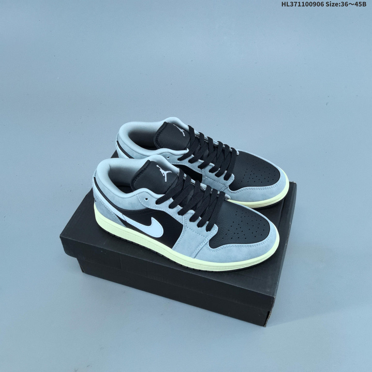 Sneakers, White Multi-Color, - Jordan 1 Low OG 553558-146 - product image from the listing.