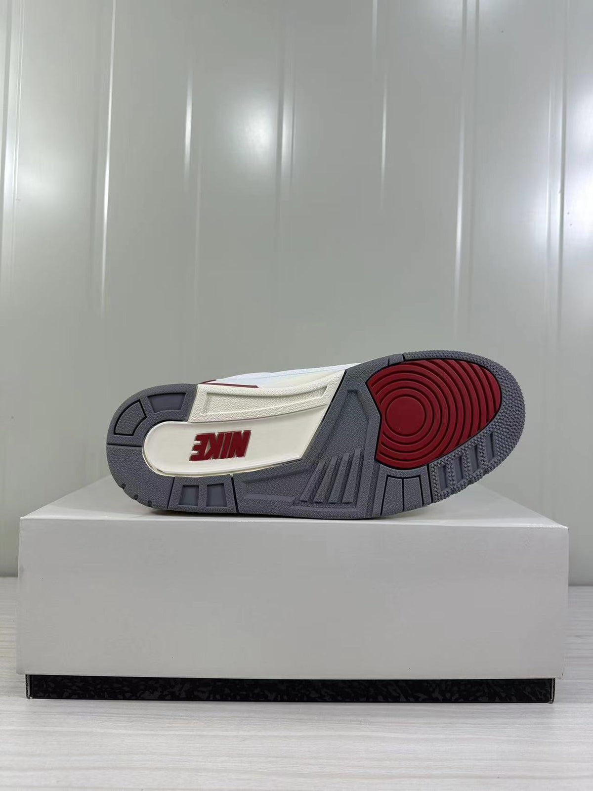Air Jordan 2/3 Low White Varsity Red FD0383-161 - product image from the listing.