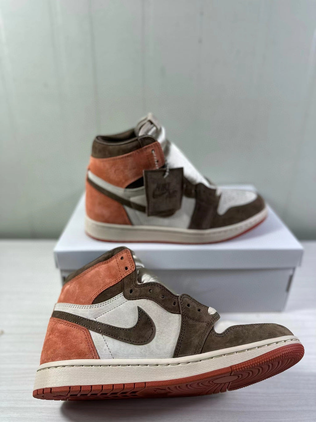 Air Jordan 1 High OG Cacao Wow Sand Drift FQ2941-200 - product image from the listing.