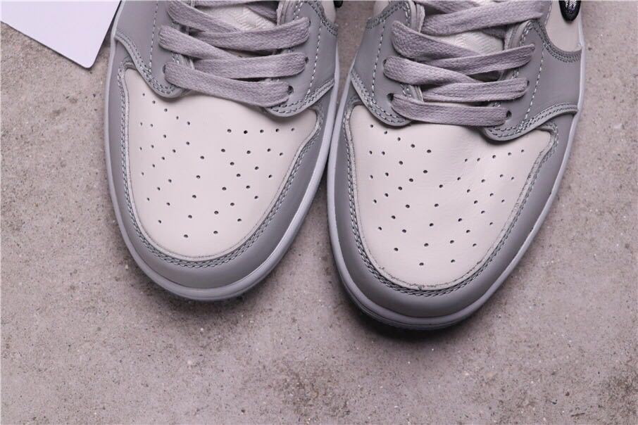 Jordan Dior x Air Jordan 1 Low in Grey White Black CN8608-002 - product image from the listing.