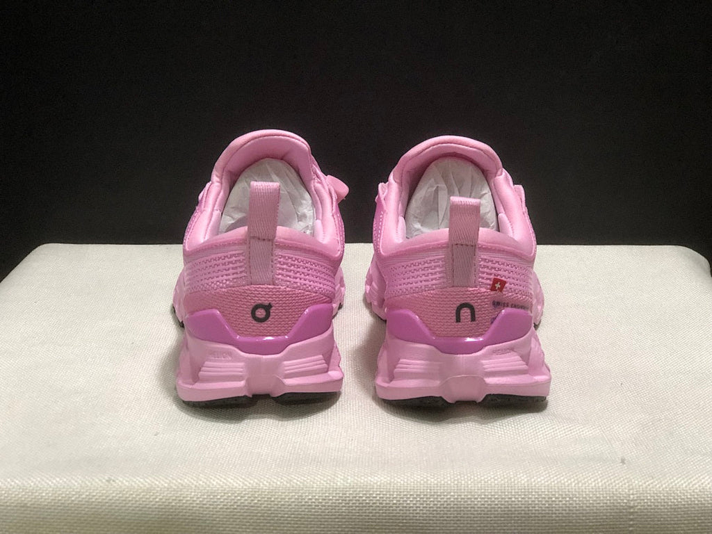 On Cloud X Z5 Sneakers in Pink - product image from the listing.