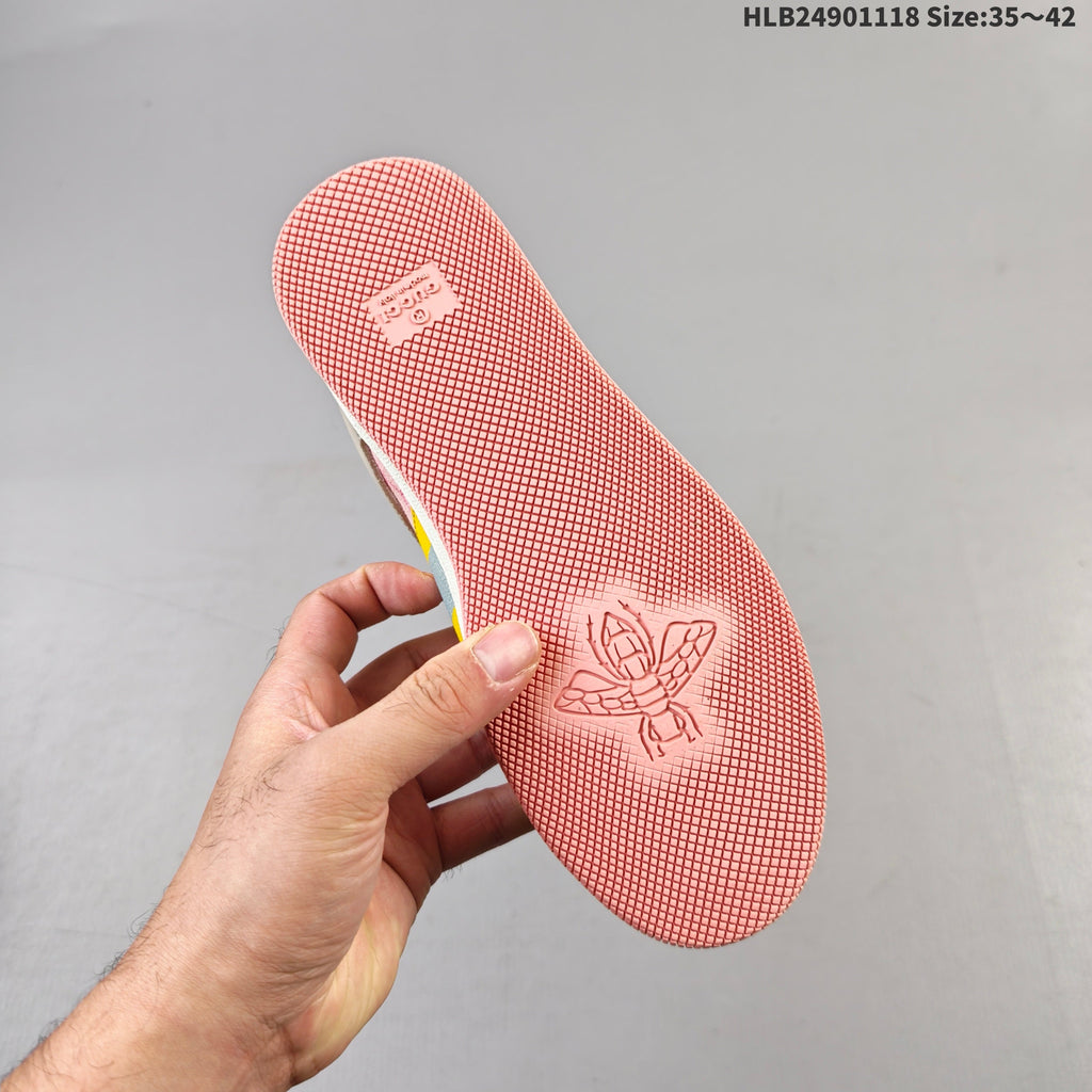 Gucci Screener Low-Top Sneakers in Beige, in Pink and Multicolor - product image from the listing.