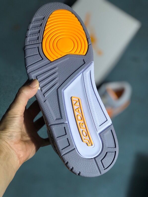 Sneakers White Orange Adult Style - Jordan 3 - product image from the listing.