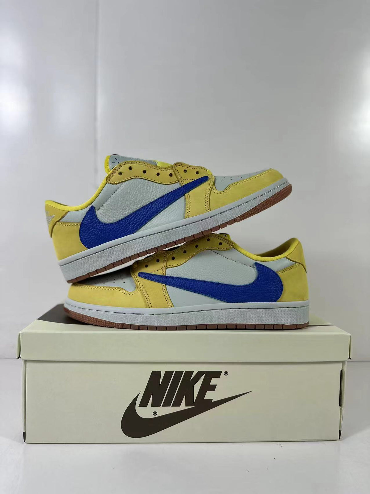 Nike Air Jordan 1 Low in Canary DZ4137-700 - product image from the listing.