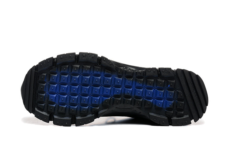Nike Black Trail-Style Trainers - product image from the listing.