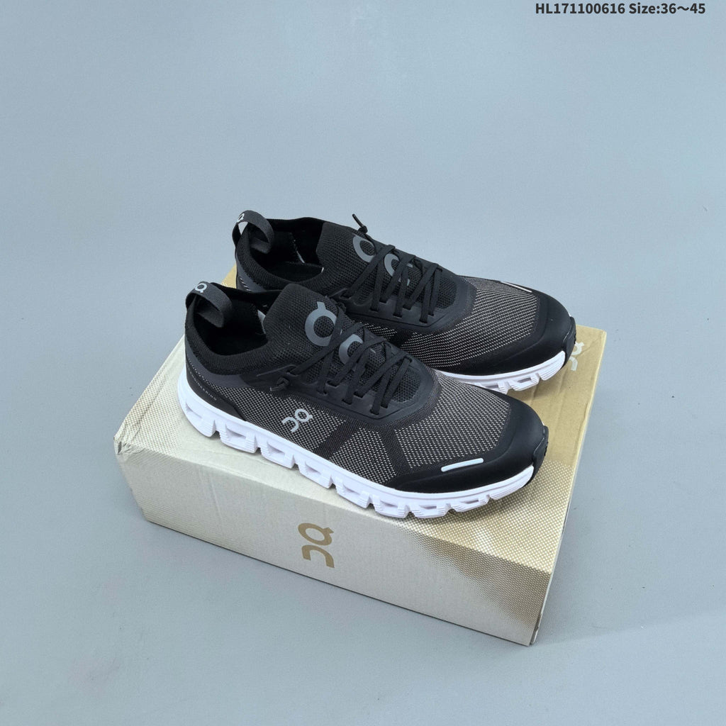 On Cloud 6 Versa Lightweight Casual Trainers - product image from the listing.