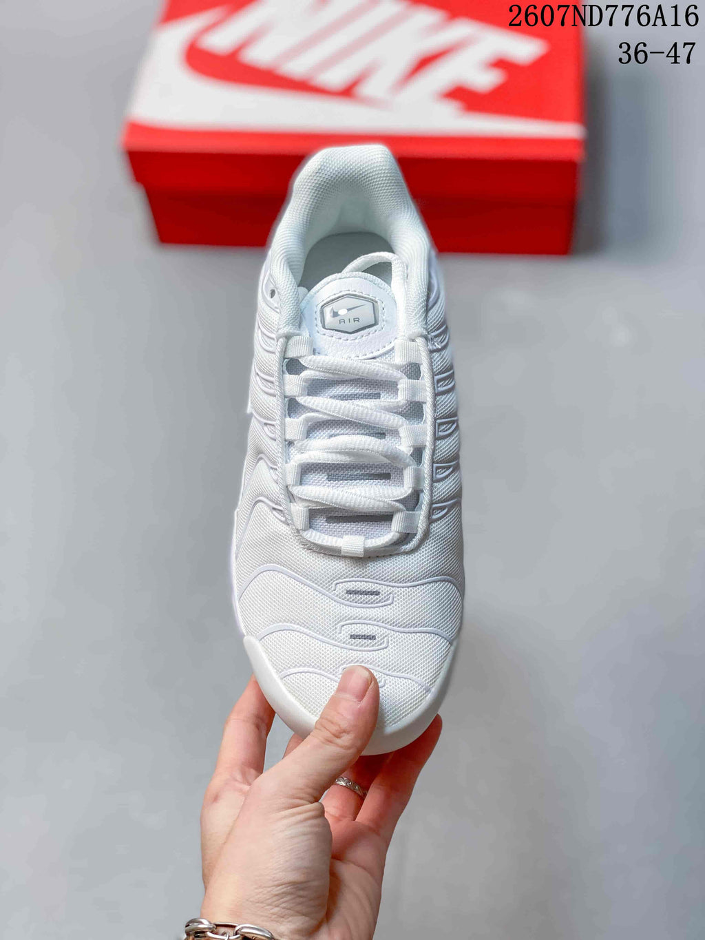 Nike Air Max Plus Sneakers in White 2607ND776A16 - product image from the listing.