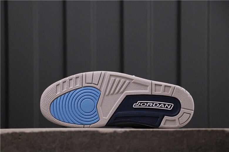 Air Jordan 3 True Blue Sneakers White Blue - product image from the listing.