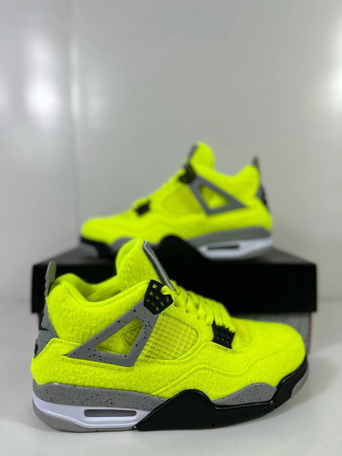 Air Jordan 4 Retro SP Yellow Grey Black Sneakers DV6773-700 - product image from the listing.