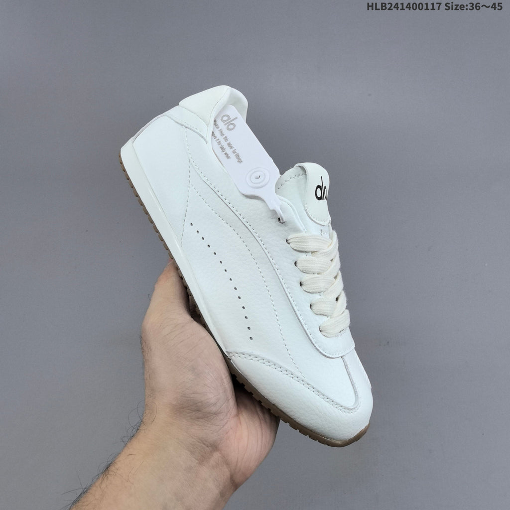 Alo Yoga Sunset Sneaker Low-Cut Casual Shoes - product image from the listing.