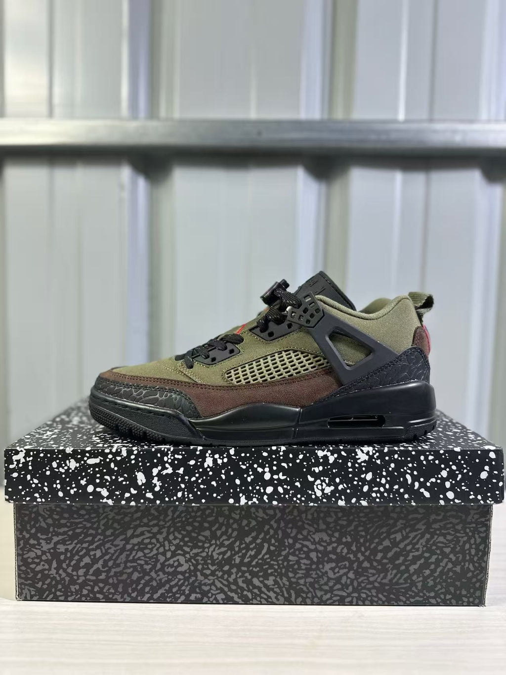 Jordan Spizike Low Trainers Green/Black IH1782-200 - product image from the listing.