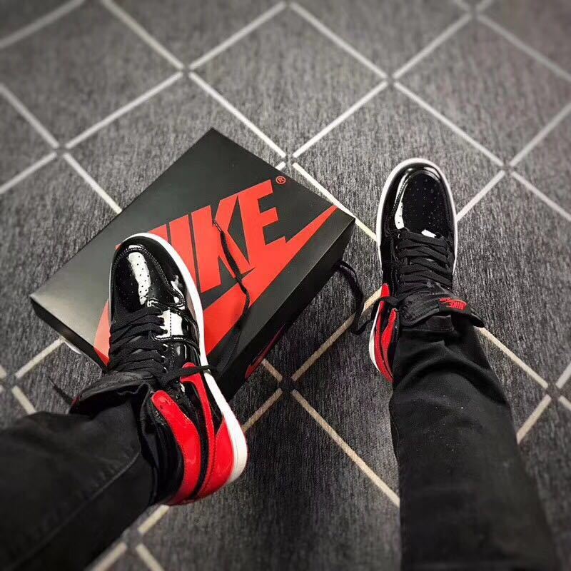 Black Red Mirror-Effect Sneakers - Jordan 1 High - product image from the listing.