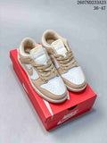 Nike SB Dunk Low Pro Low-Cut Sneakers - product image from the listing.