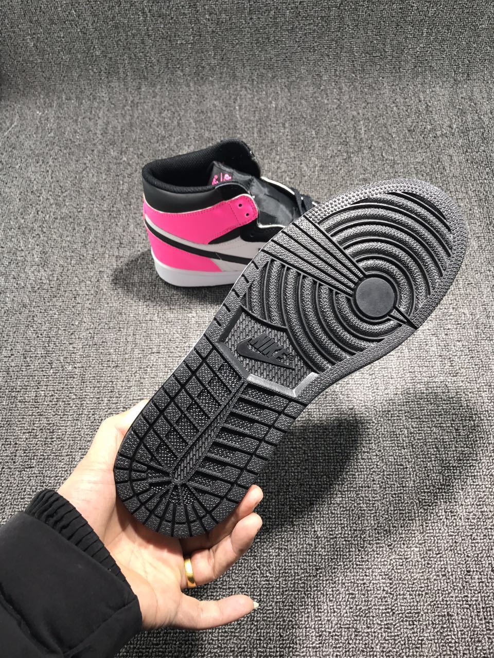 Jordan 1 High Valentine's Day Sneakers in Black Pink - product image from the listing.
