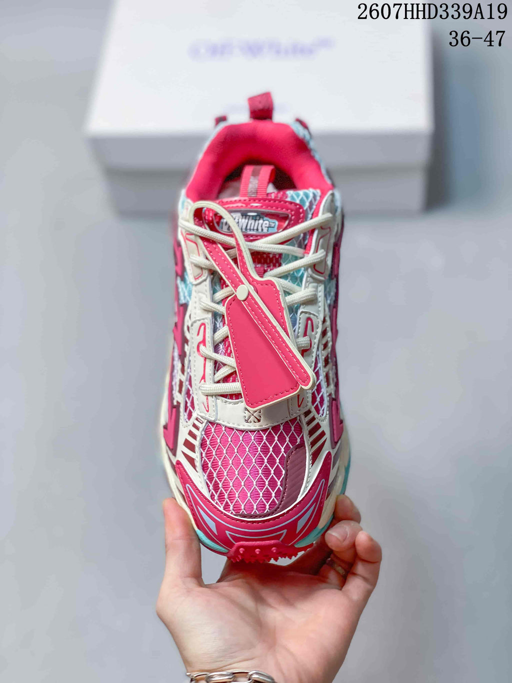 OFF-WHITE Be Right Red Mesh Low-Cut Sneakers 07HHD339A19 - product image from the listing.