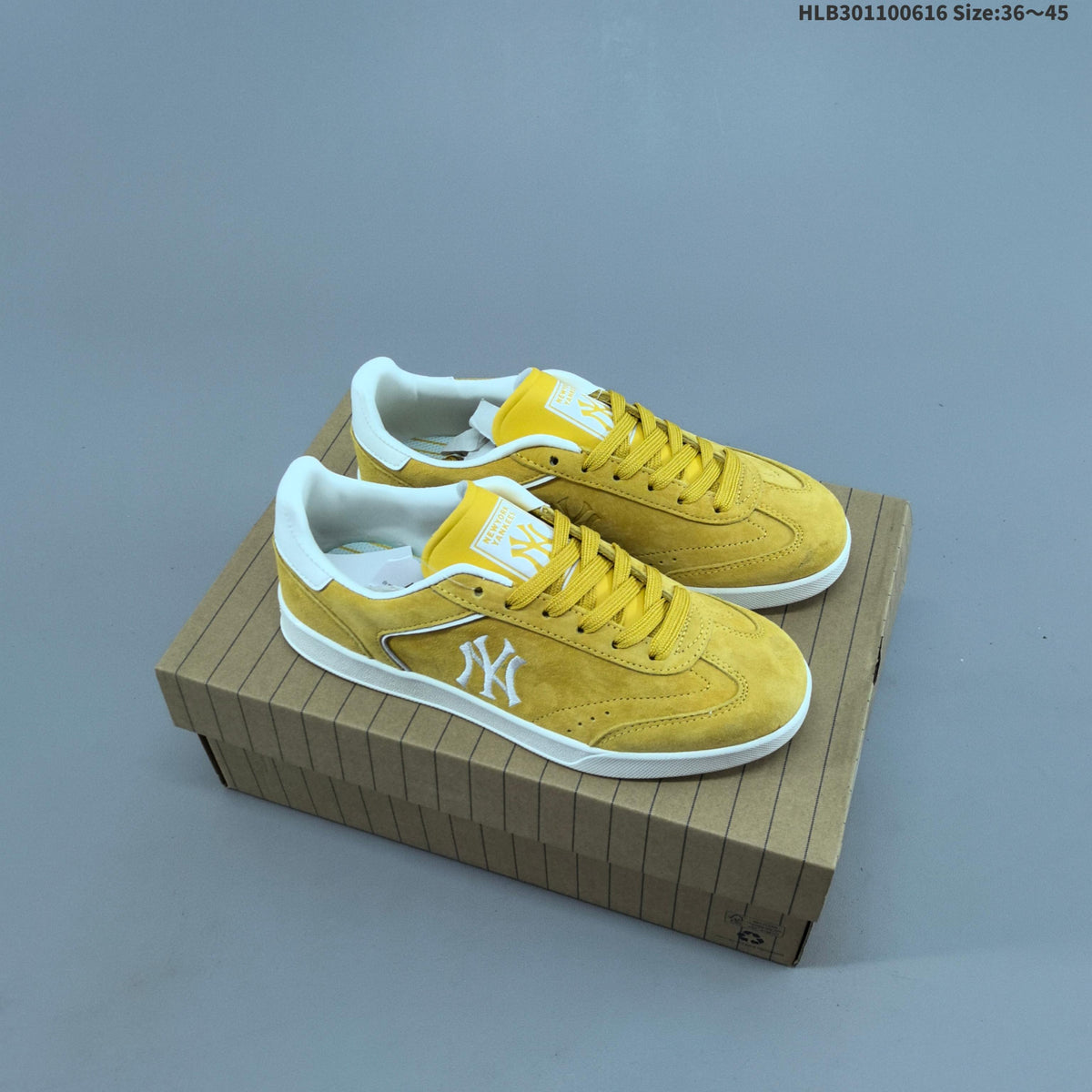 MLB Clubbie Low-Cut Retro Sneakers - product image from the listing.