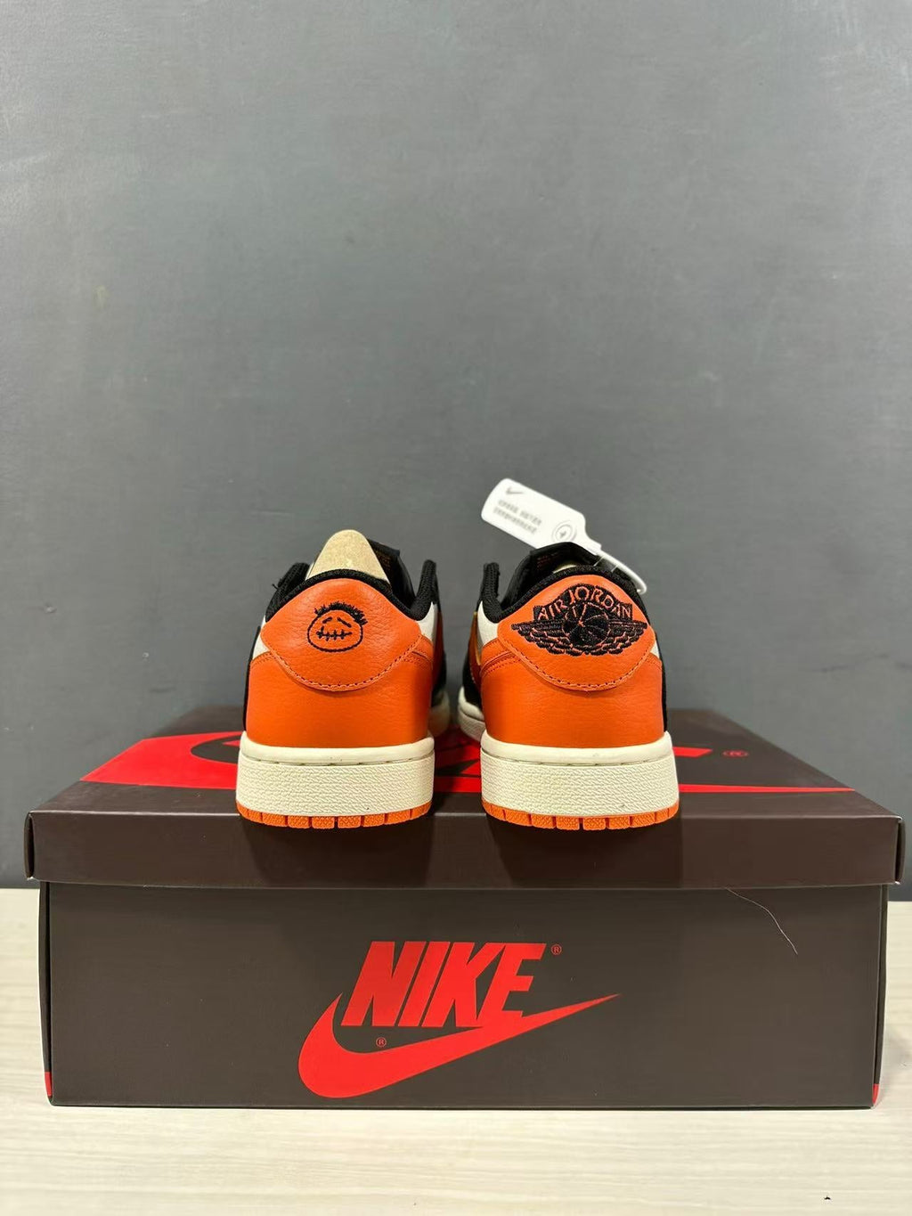Air Jordan 1 Low Golf Shattered Backboard Black Orange - product image from the listing.