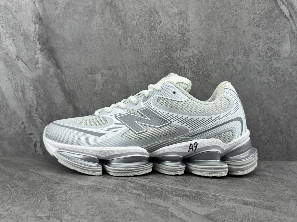 New Balance Gray Running-Style Trainers - product image from the listing.