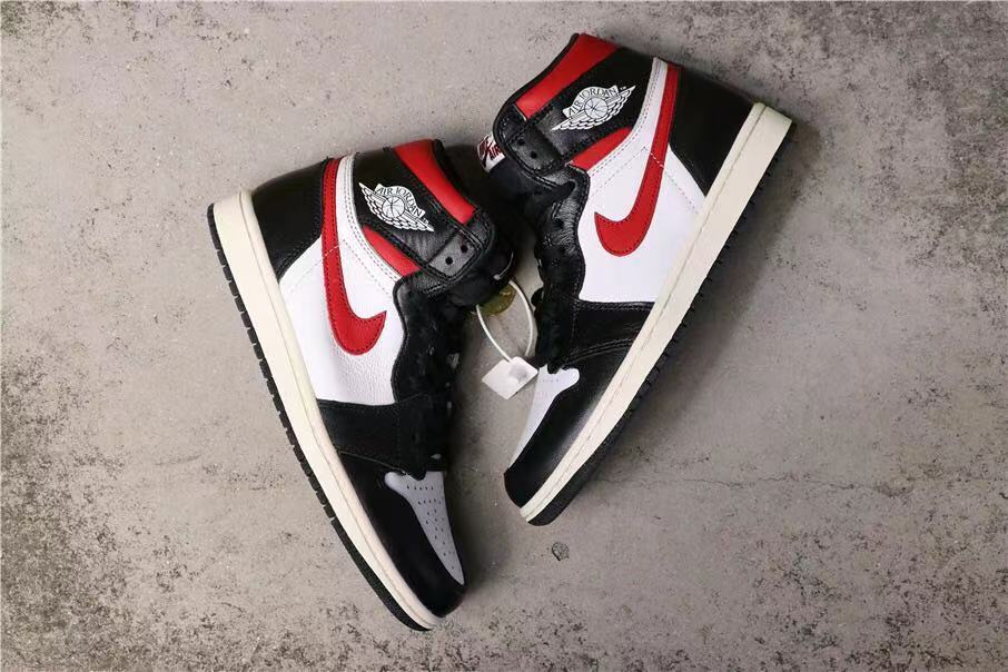 Air Jordan 1 Retro High OG Gym Sneakers in Red - product image from the listing.