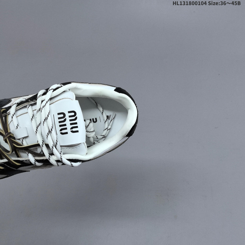 Black and White New Balance 530 SL Low-Top Sneakers - product image from the listing.