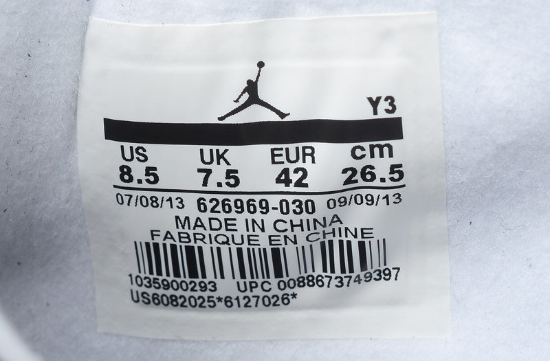 Air Jordan 4 Retro Oreo Basketball Sneakers - product image from the listing.