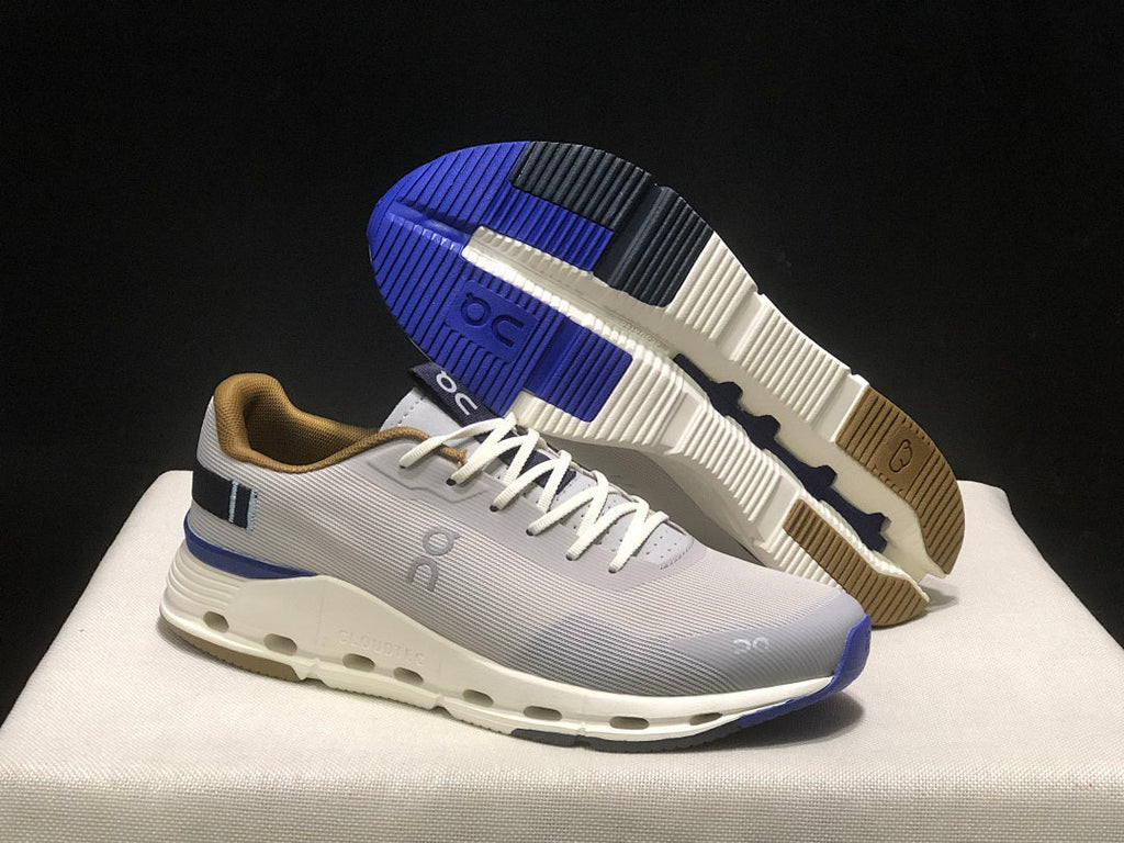 On Cloudnova Form 2 Trainers Silver Heather - product image from the listing.