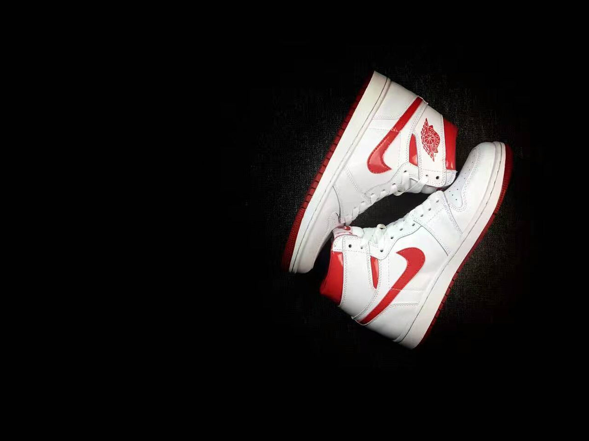 Nike Air Jordan 1 High Sneakers in White Red - product image from the listing.