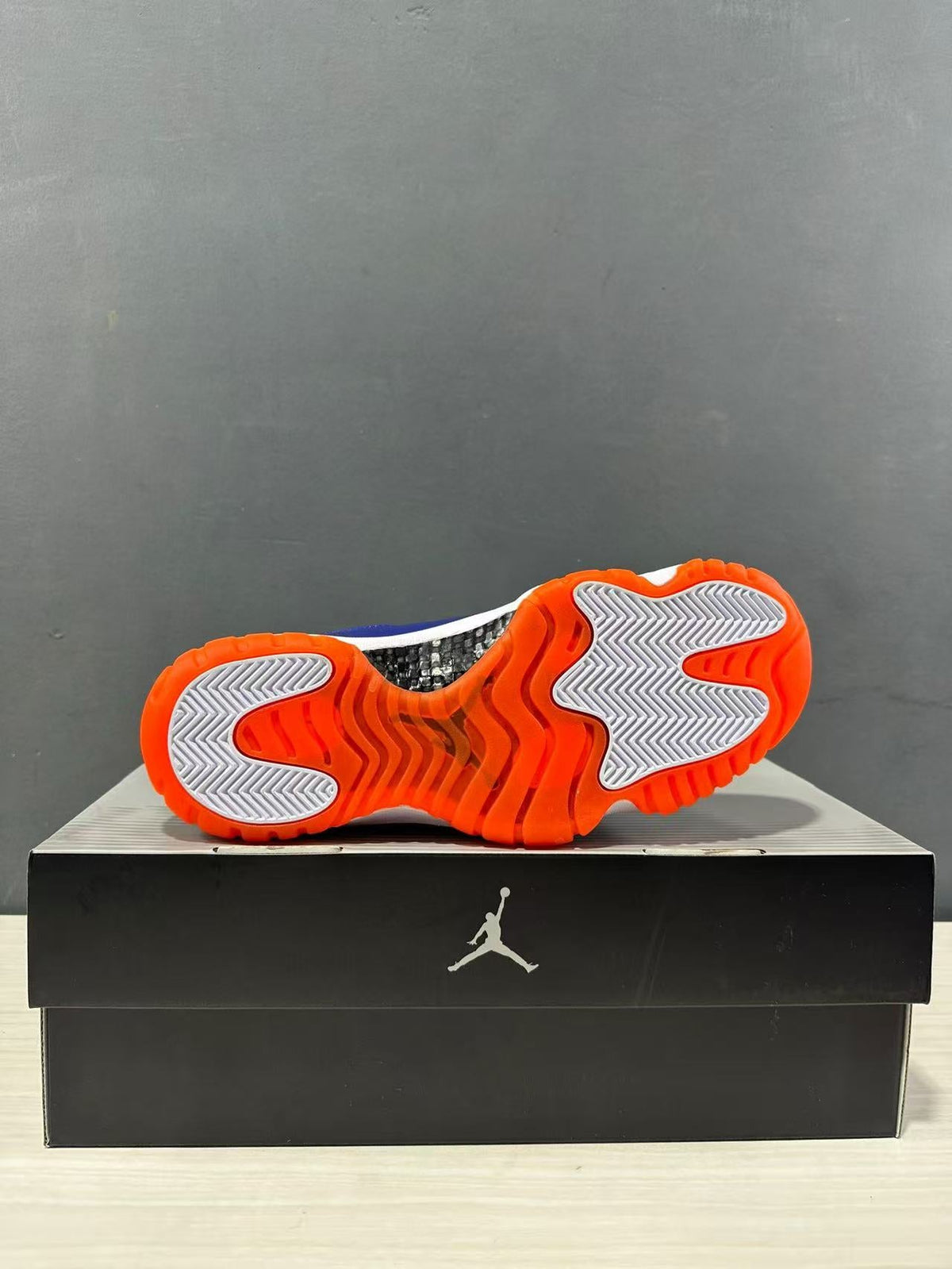 Air Jordan 11 Retro Navy Blue CT8012-114 - product image from the listing.
