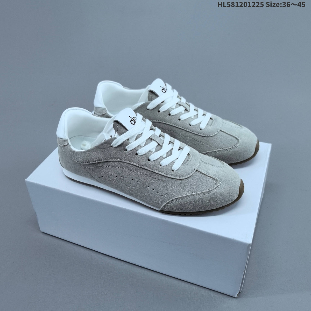 Alo Yoga Sunset Sneaker Low-Cut Casual Shoes - product image from the listing.