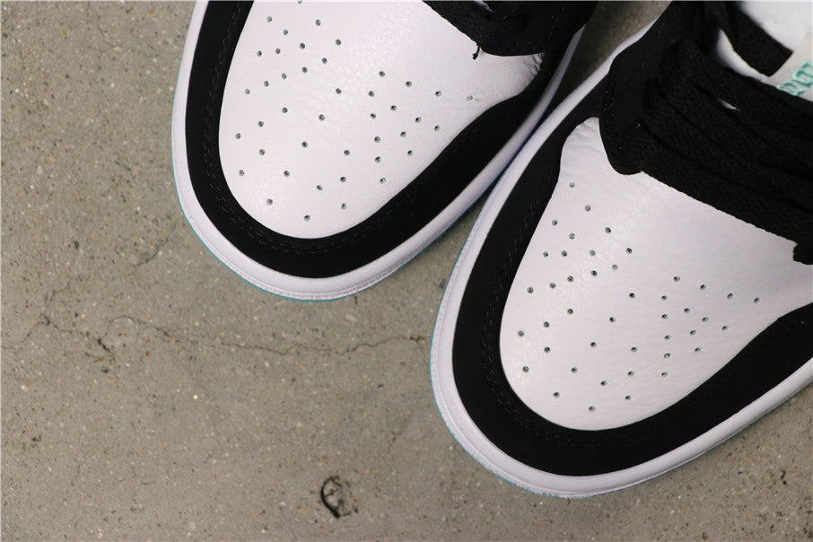 White Island Green CQ9828-131 Sneakers - Air Jordan 1 Low - product image from the listing.