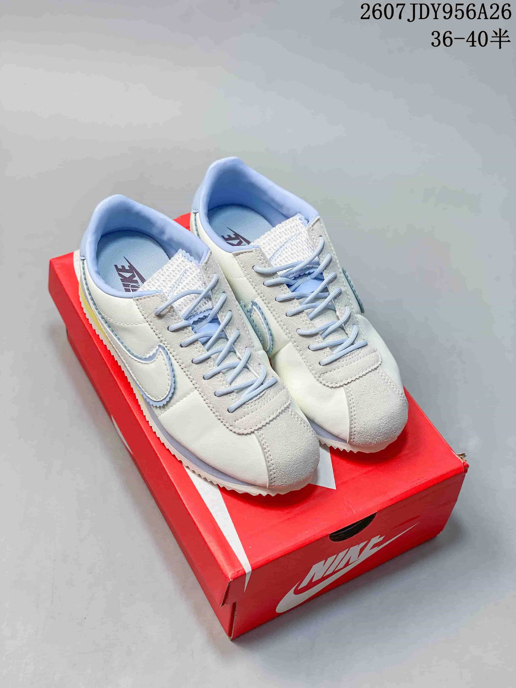 Nike Classic Cortez Sneakers White or in Black 2607JDY956A26 - product image from the listing.
