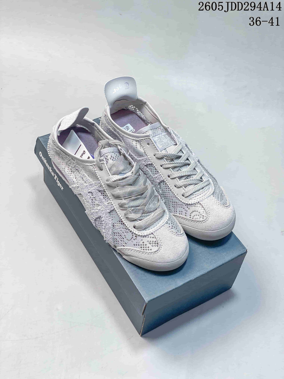 Onitsuka Tiger Mexico 66 Textile Low-Cut Sneakers - product image from the listing.