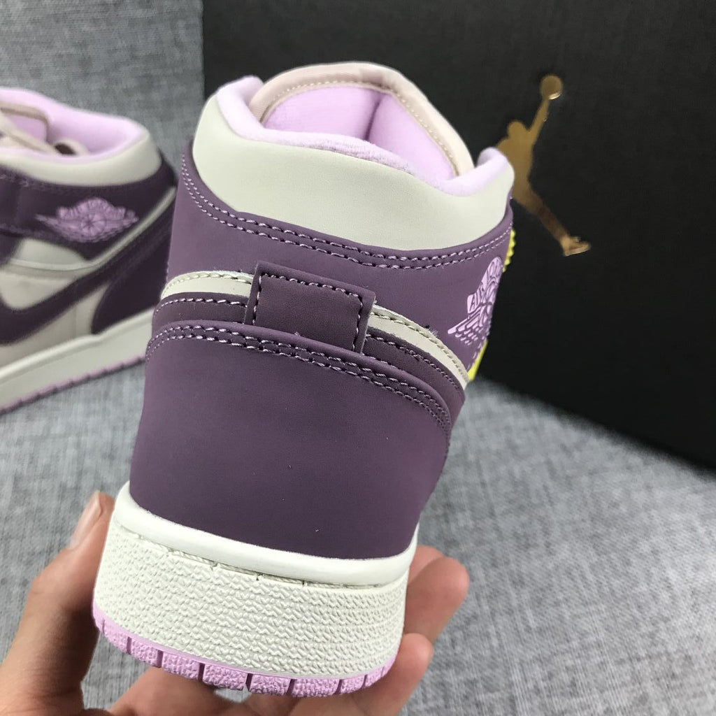 Air Jordan 1 Retro High OG Sneakers in White Purple - product image from the listing.