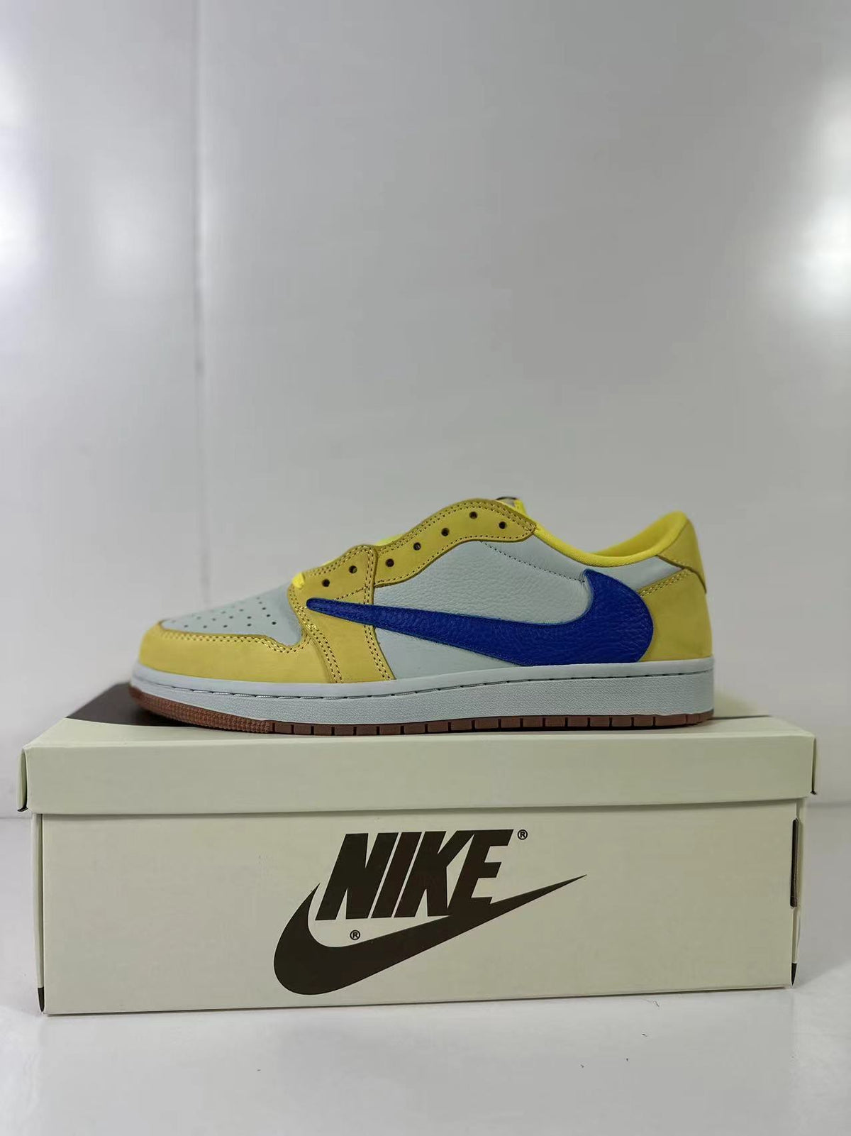 Nike Air Jordan 1 Low in Canary DZ4137-700 - product image from the listing.