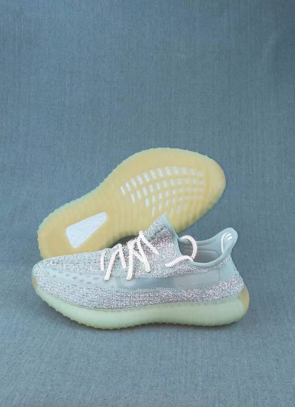 Yeezy 350 V2 Spring Orchid Glow Trainers - product image from the listing.