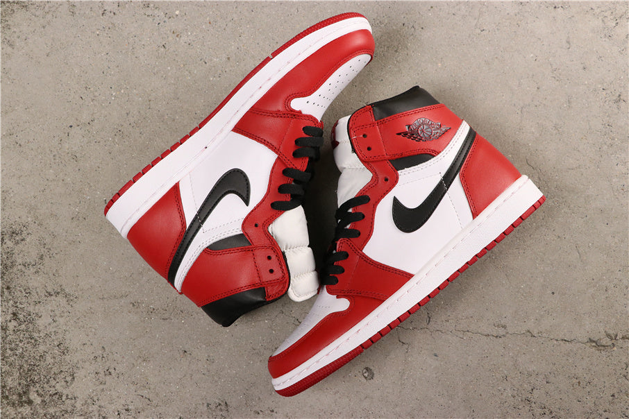 Air Jordan 1 High Chicago Sneakers Red White Black - product image from the listing.