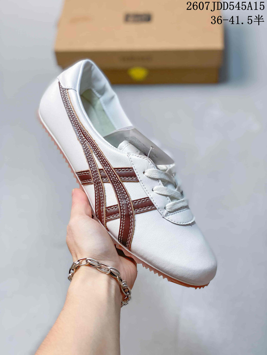 Onitsuka Tiger Tai-Chi Sakura Trainers 2607JDD545A15 - product image from the listing.