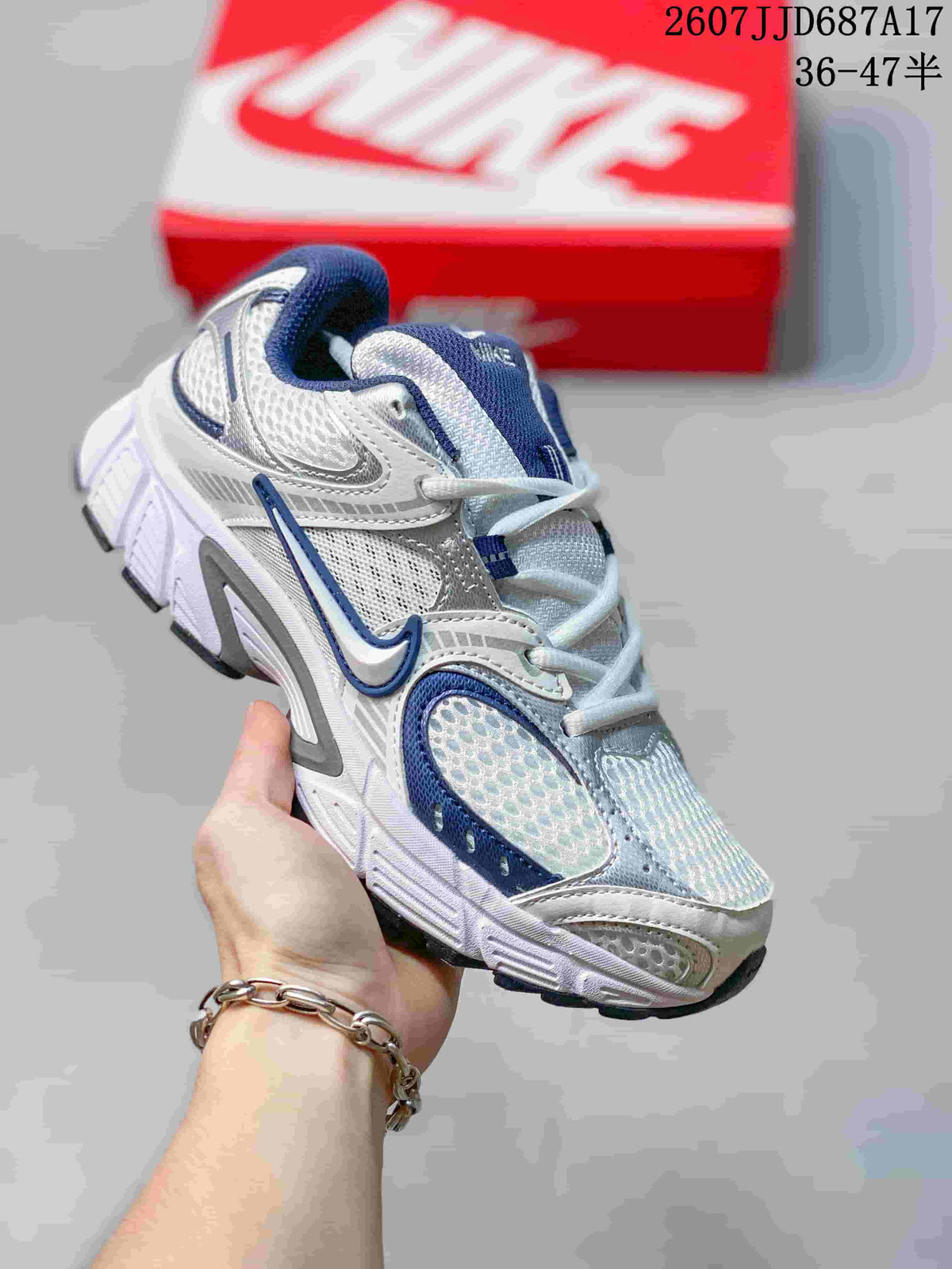 Nike V5 RNR Low-Cut Casual Sneakers 2607JJD687A17 - product image from the listing.