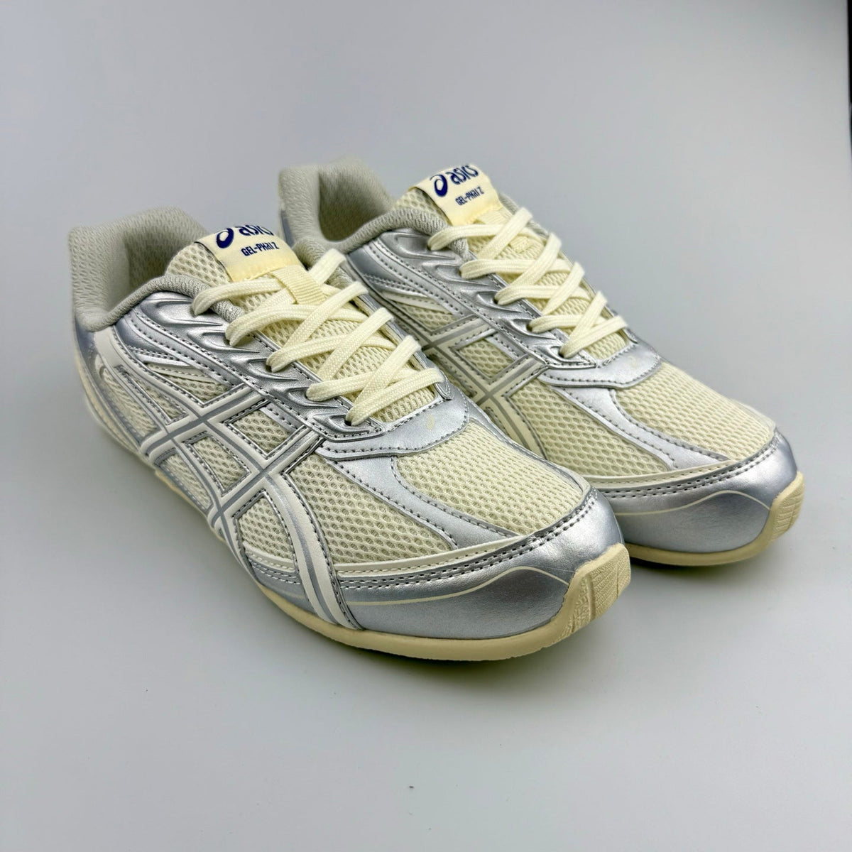 ASICS GEL-PTG Z 4 Sneakers in Silver 1203B126-100 - product image from the listing.