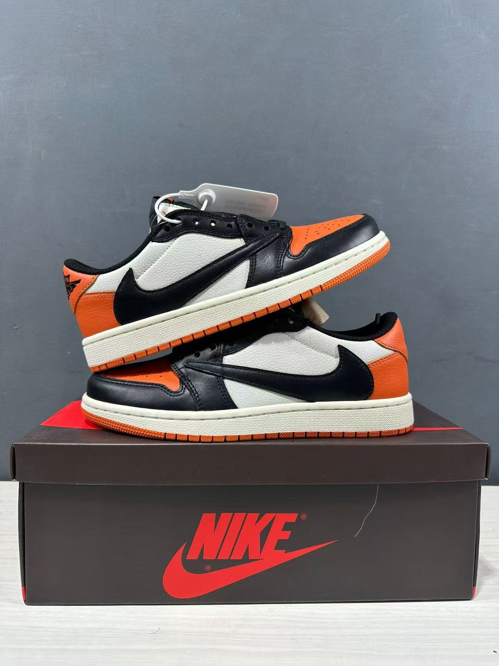 Air Jordan 1 Low Golf Shattered Backboard Black Orange - product image from the listing.
