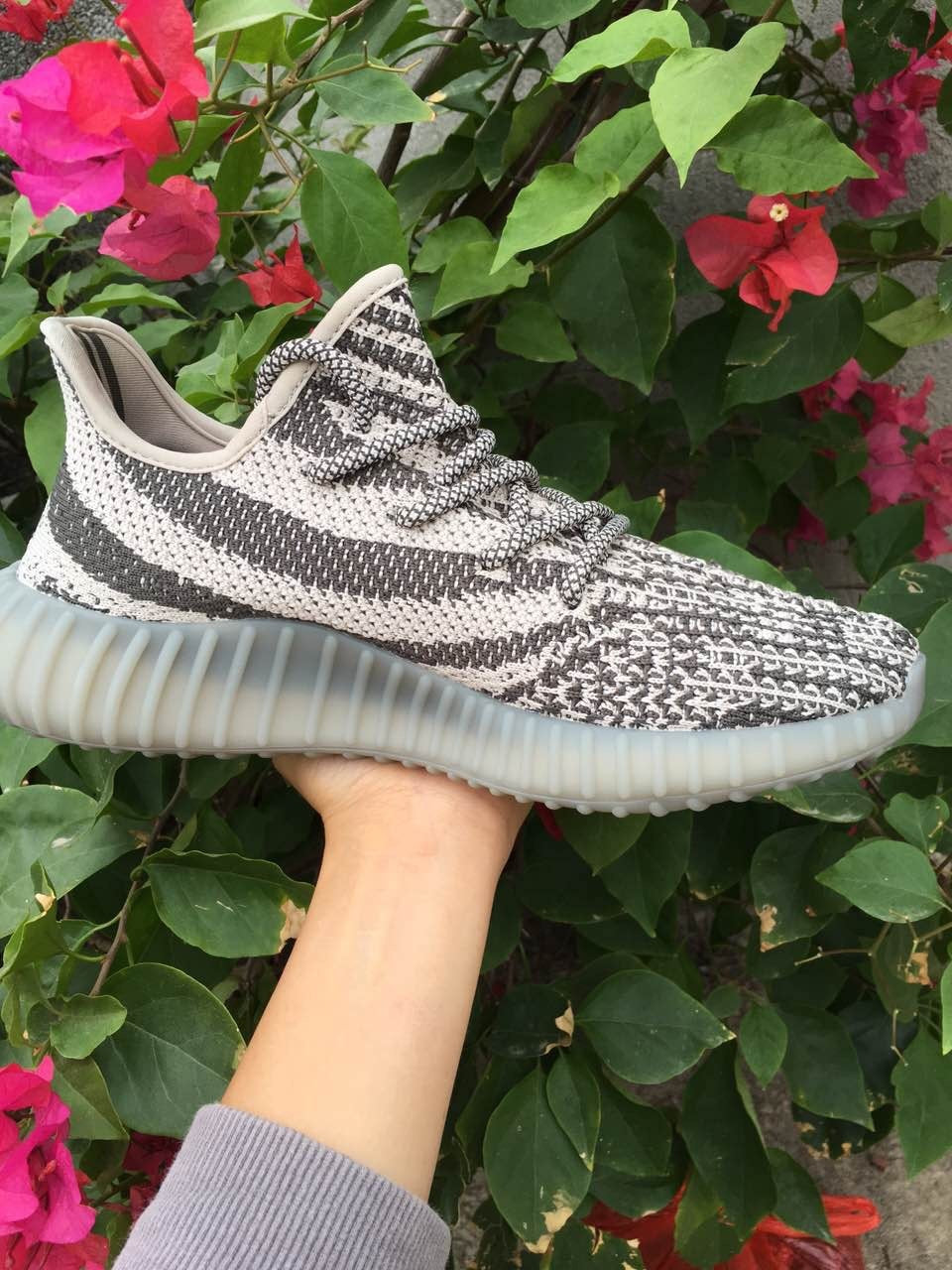 Yeezy 350 V2 Sneakers in Gray Knit - product image from the listing.