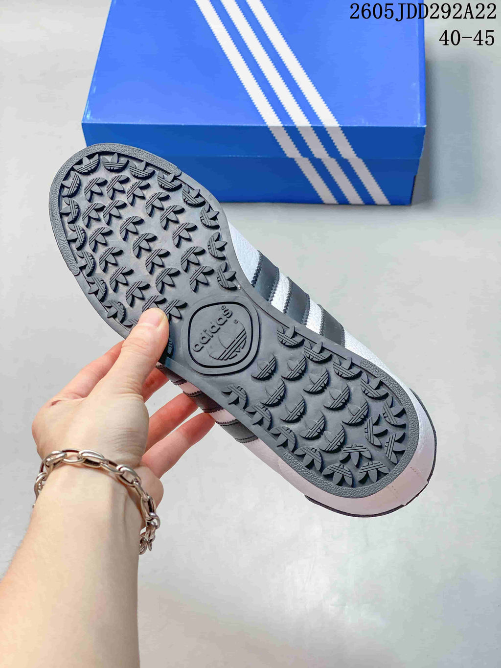 adidas Originals Samoa Trainers White Black 675033 - product image from the listing.