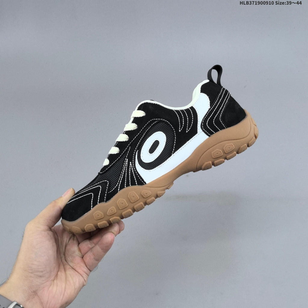 Timberland Low-Top Lace-Up Sneakers in Black or in Brown - product image from the listing.