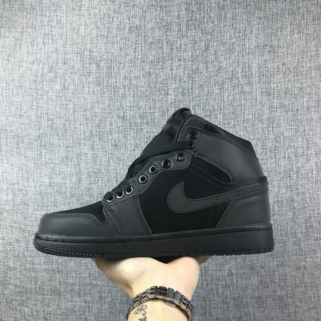 Black Rose Sneakers - Air Jordan 1 Retro High - product image from the listing.